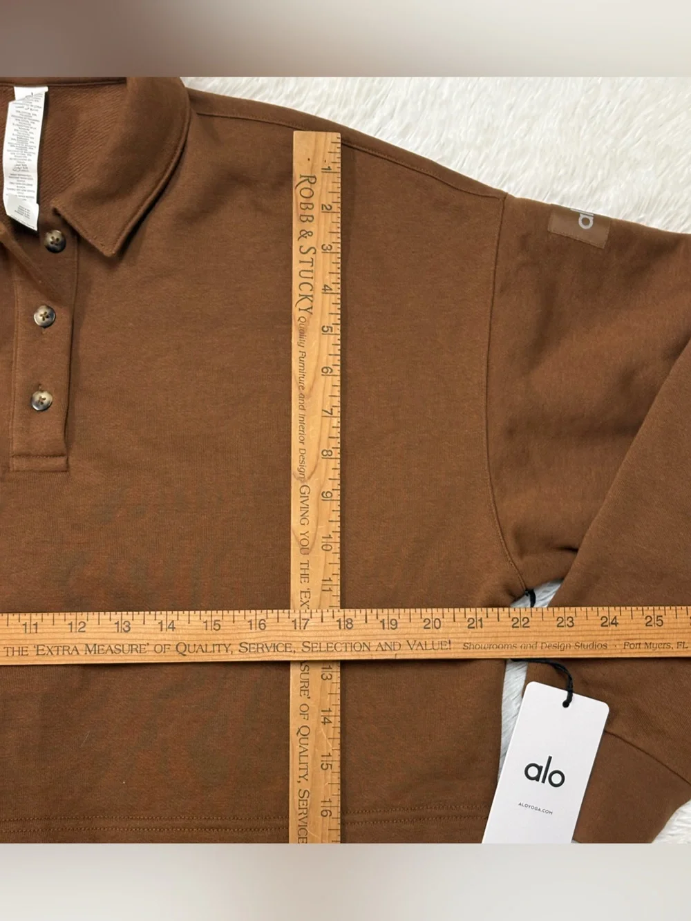 ALO Yoga Cropped Polo Sweatshirt in Brown